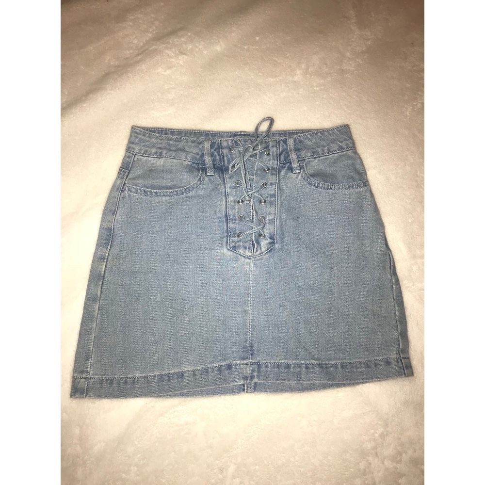 Kendall and Kylie lace up mini‎ skirt